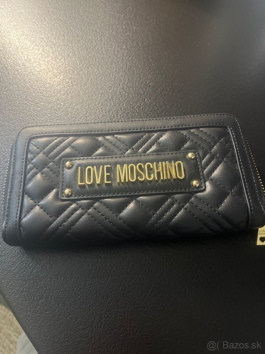 Love moschino