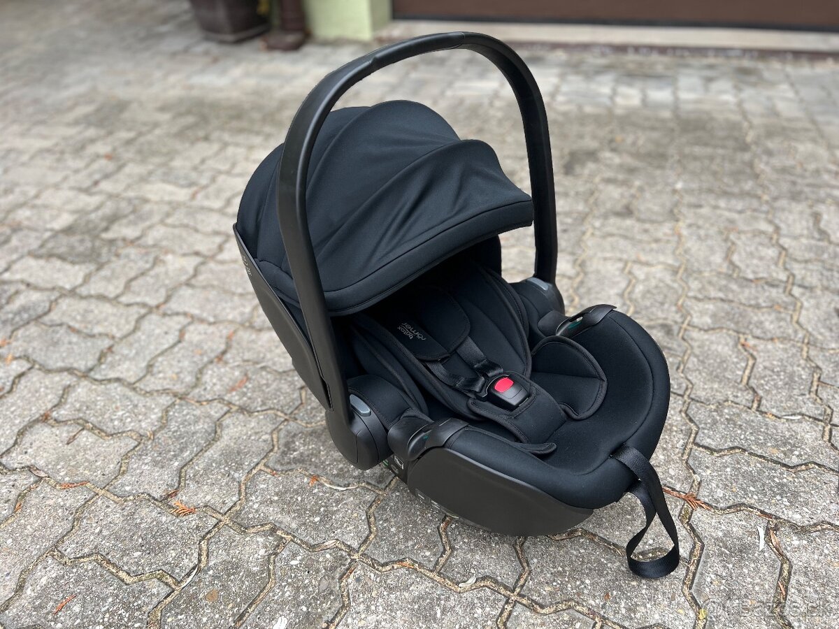 Autosedačka Britax Romer baby safe 2023