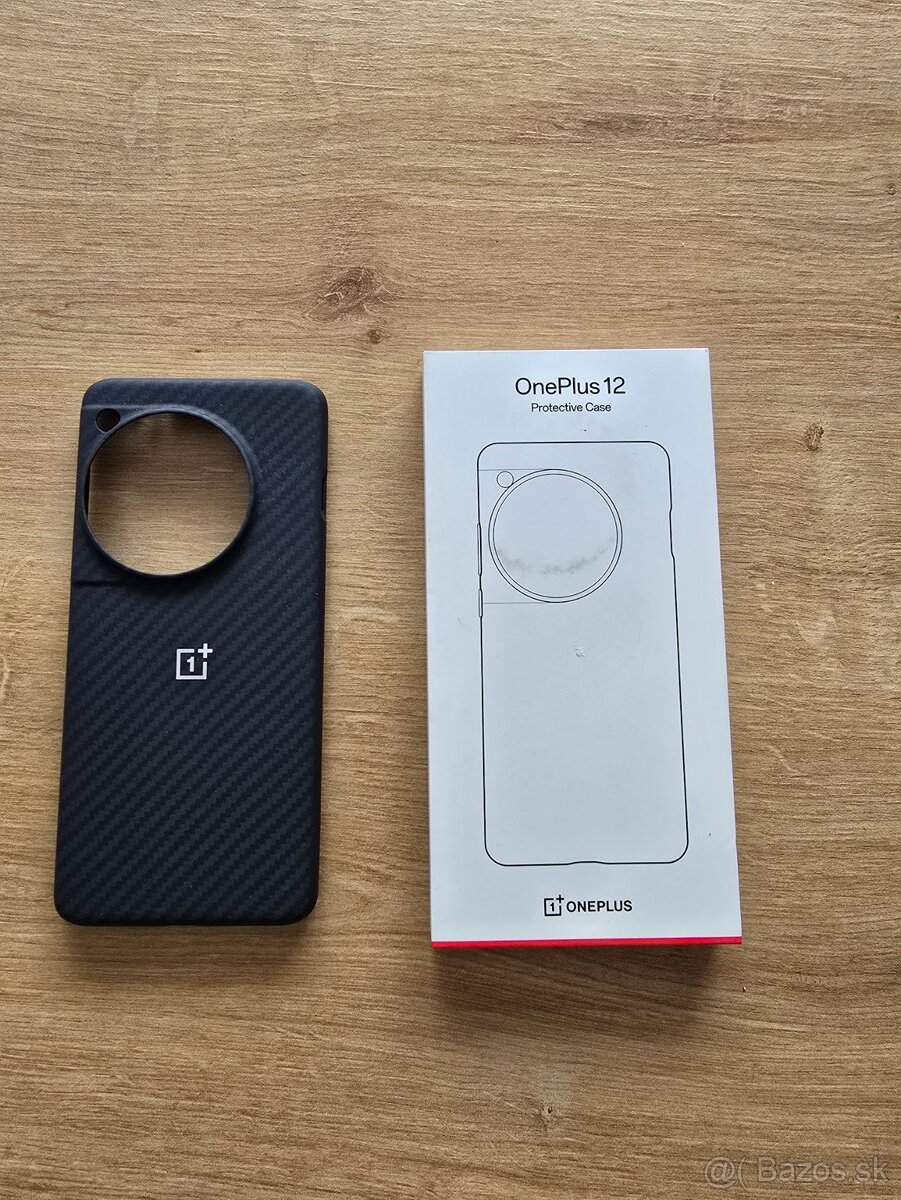 Karbónový kryt na OnePlus 12