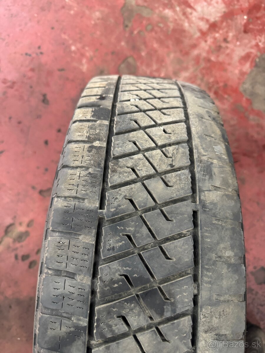 Lassa wintus 215/75R16C