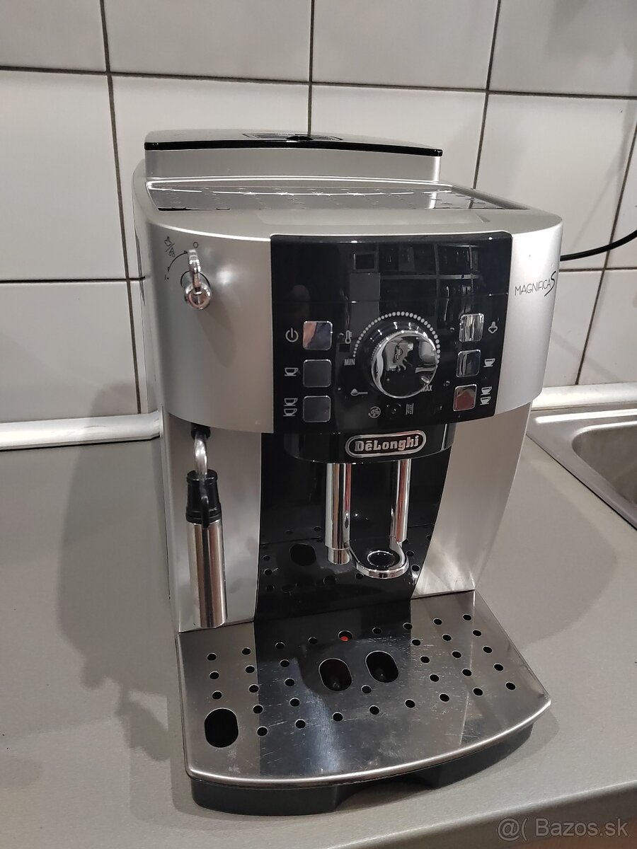 Delonghi magnifica S