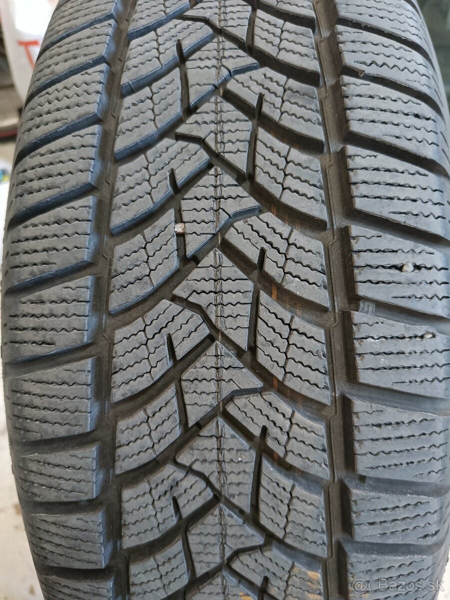 Predám zimné pneu Dunlop 225/65 R17