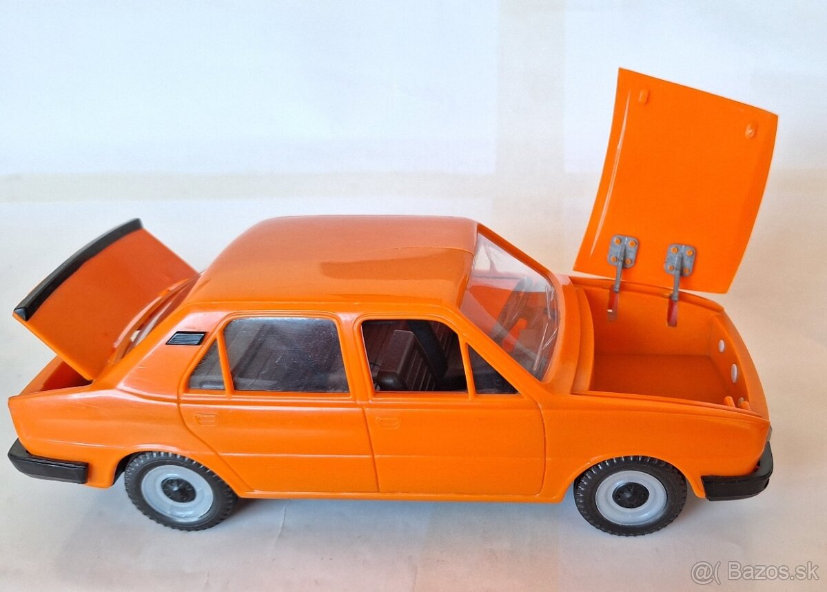 KDN škoda 120L (1:20) oranžová