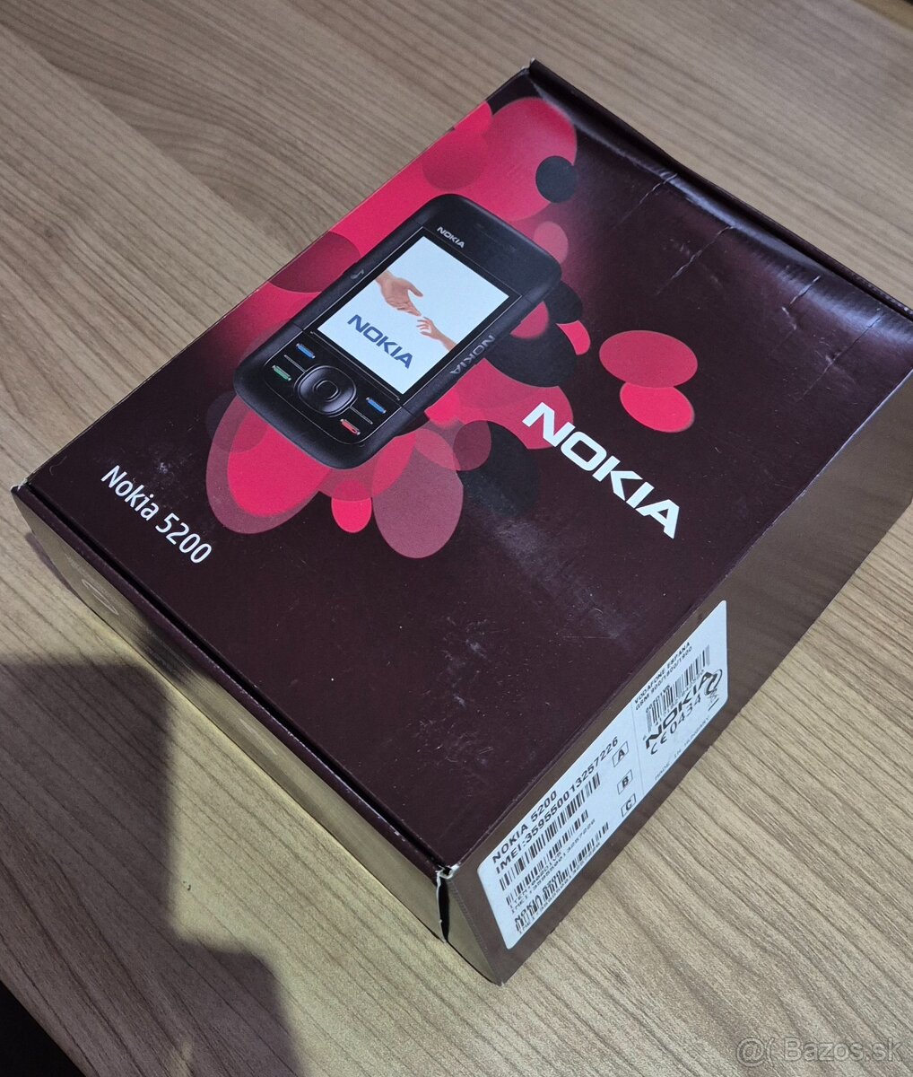 Nokia 5200 červená (nova, nikdy nepouzita)