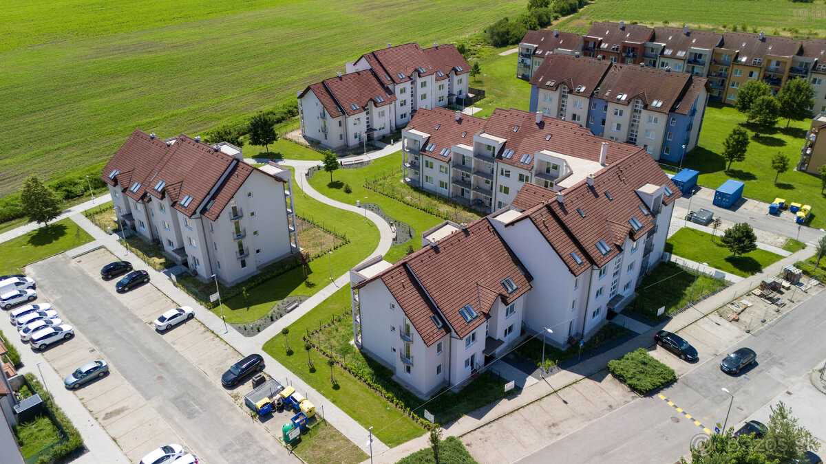 POLIANKY / B4410 / Najvýhodnejší 2-izbový podkrovný byt s lo