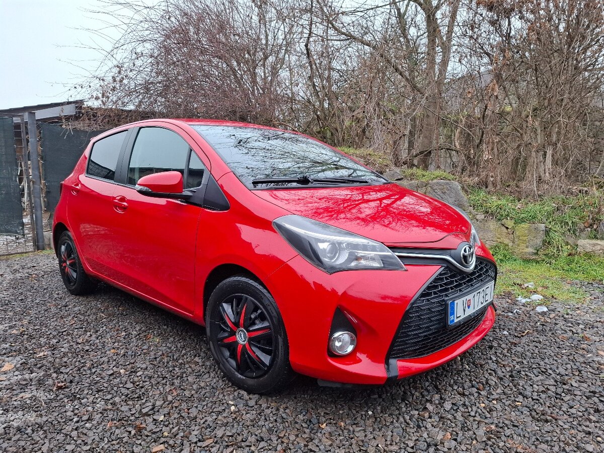 Predám Toyotu Yaris 1,3 benzín