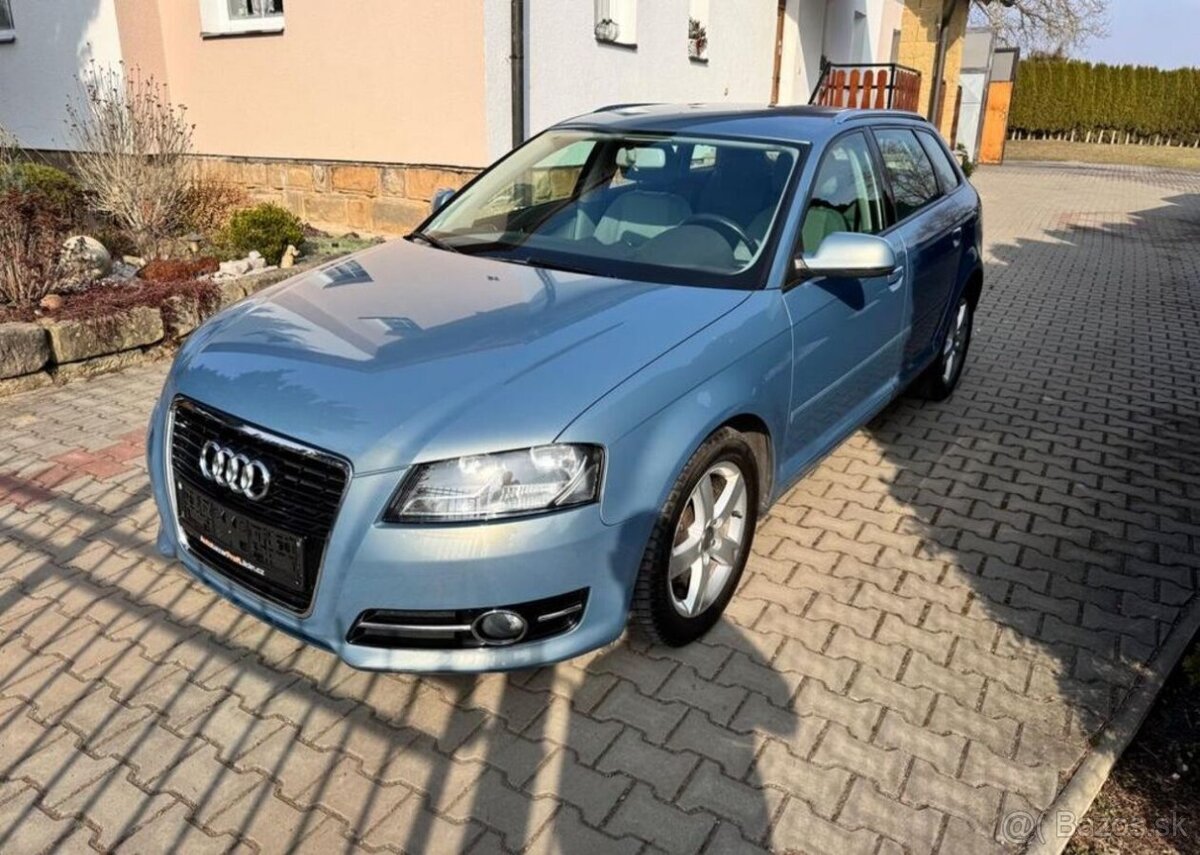 Audi A3 1,4 TFSi Sportback , serviska benzín manuál 92 kw