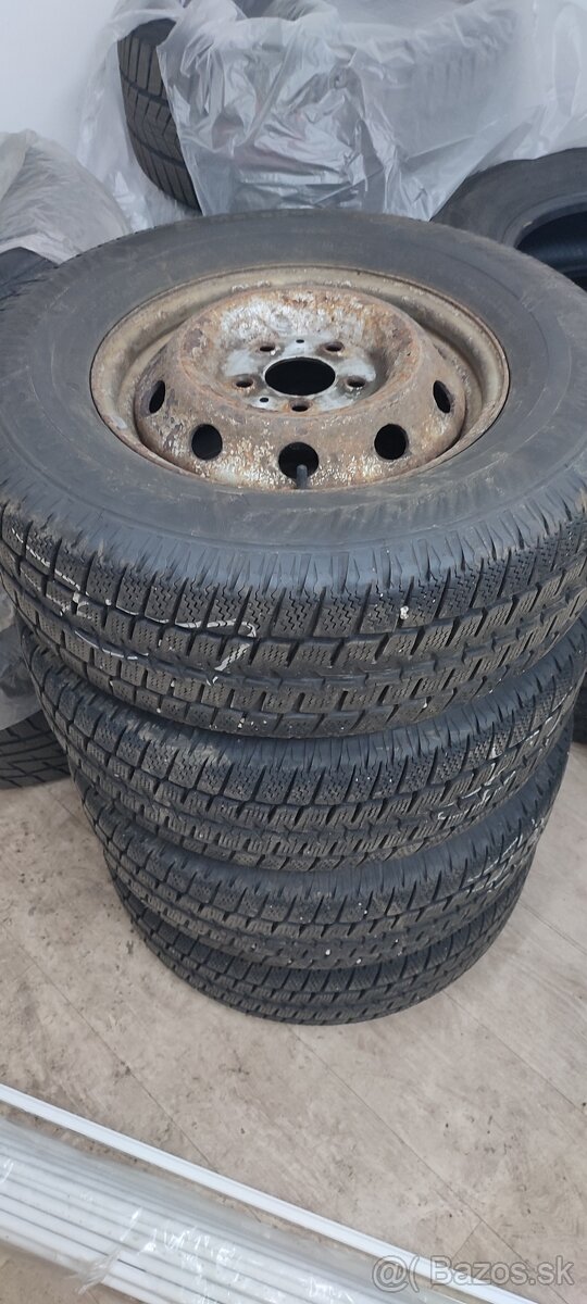 Zimné pneumatiky na diskoch 225/70R15C