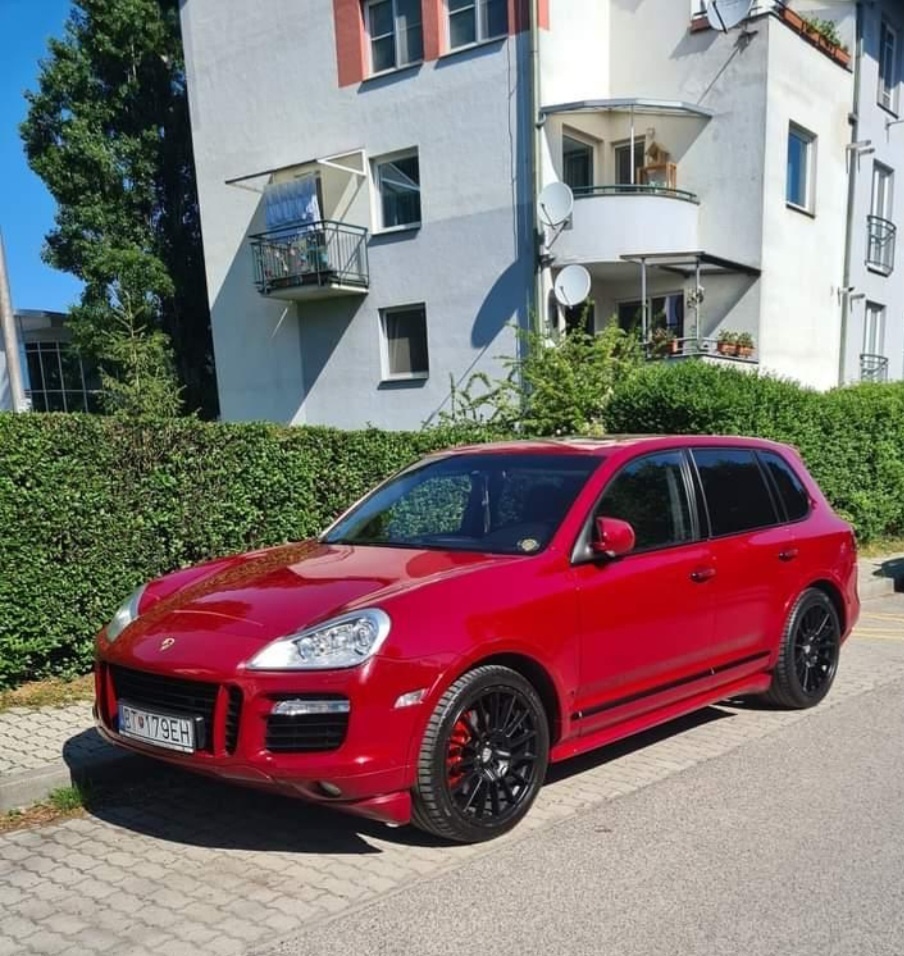 PORSCHE CAYENNE GTS 405PS