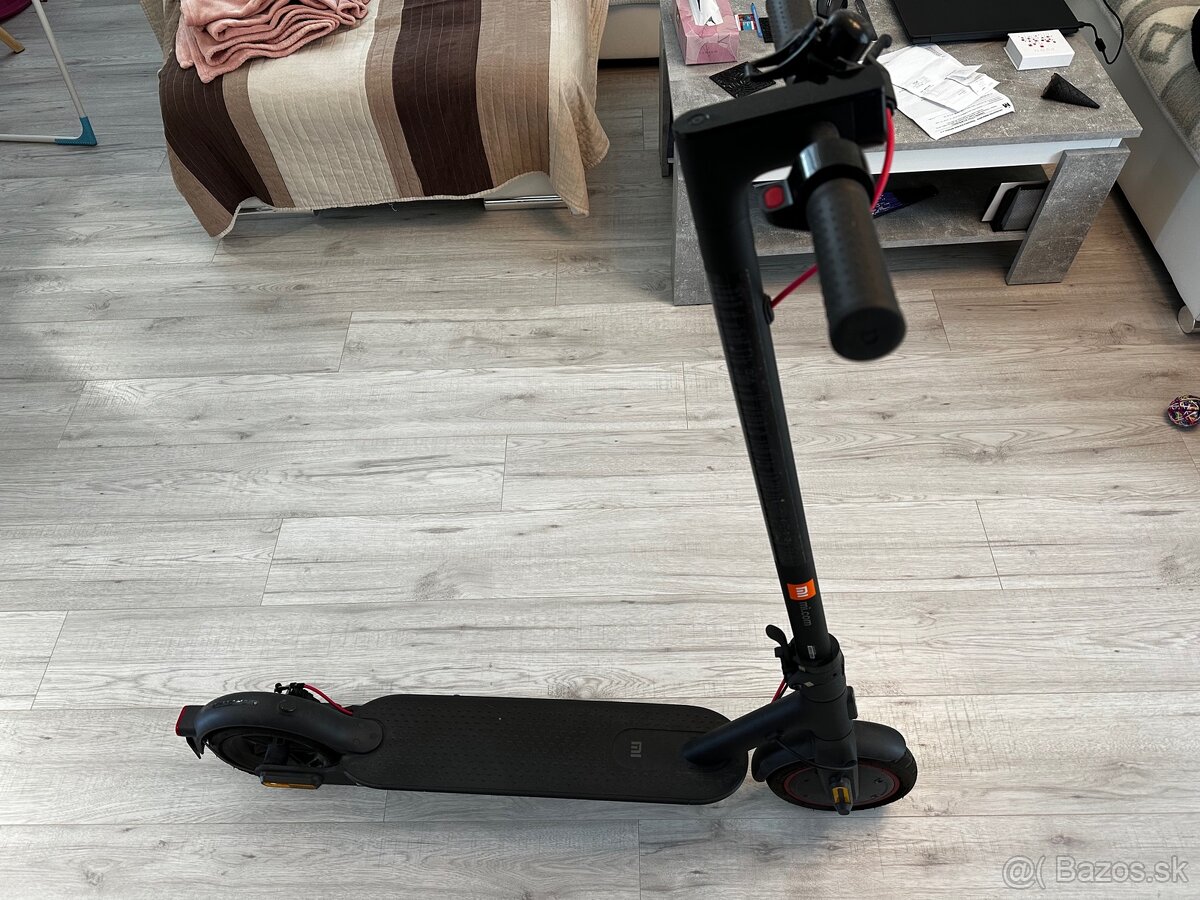 Xiaomi Mi Electric Scooter Pro 2