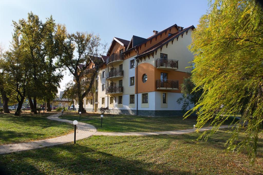 Príjemný apartmán, plne zariadený, s parkovaním