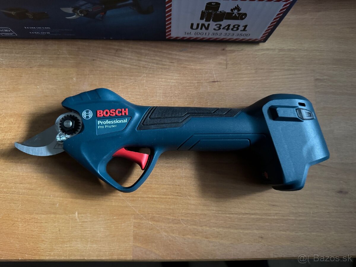 Akumulátorové záhradné nožnice Bosch Pro Pruner 12V