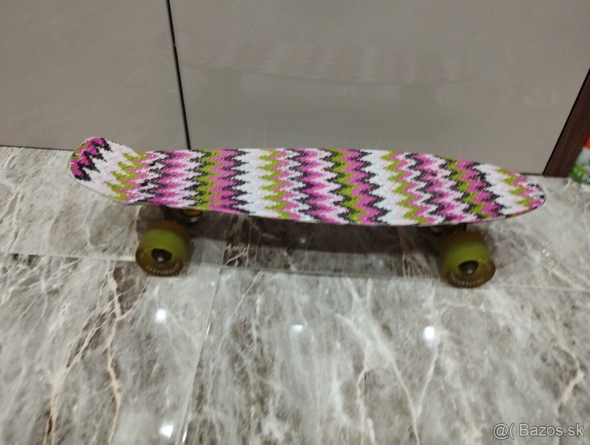 Pennyboard- bielo farebný