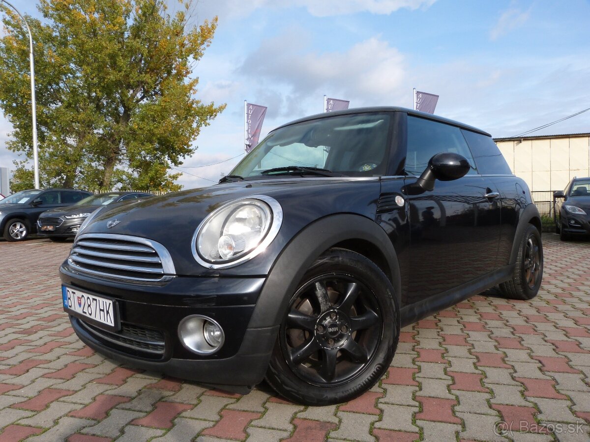 Mini One 1,4i 70kW panoráma