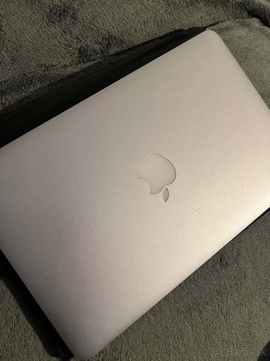 Macbook Air 11 8gb ram 2015