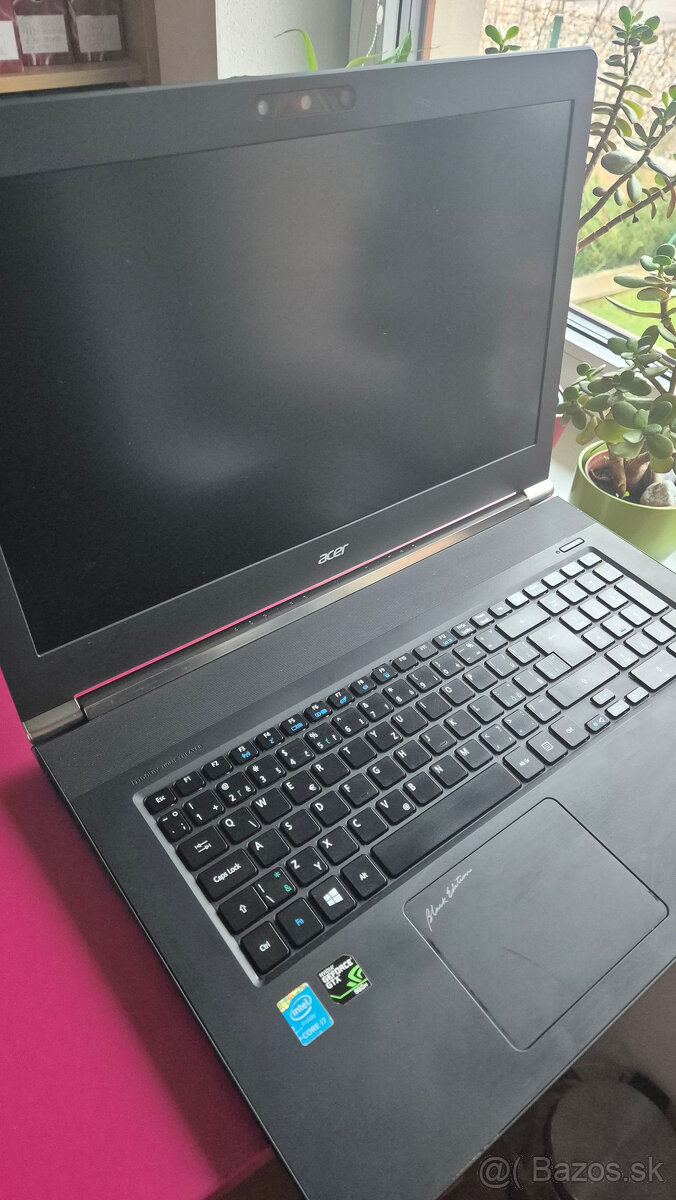 Predam starsi herny notebook Acer Nitro V7