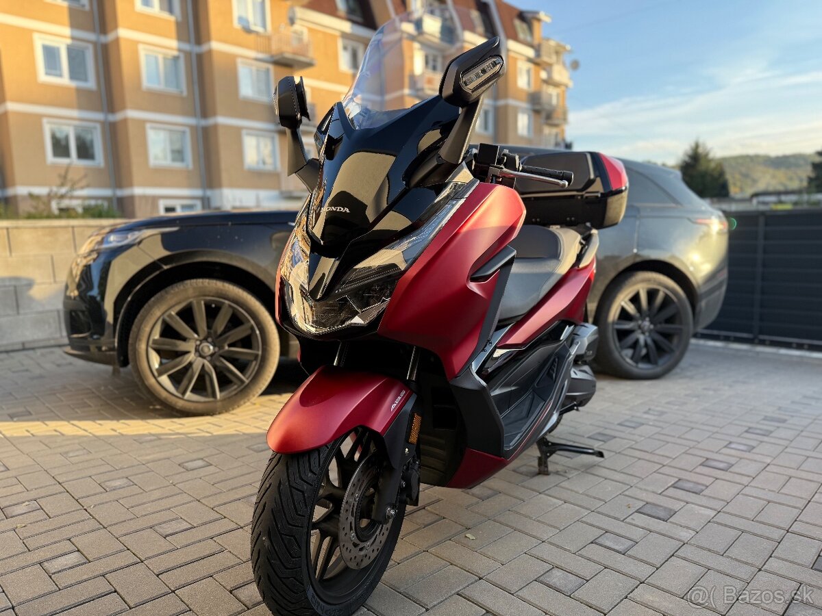 Honda Forza 125 Red 1.majitel Stav novej motorky