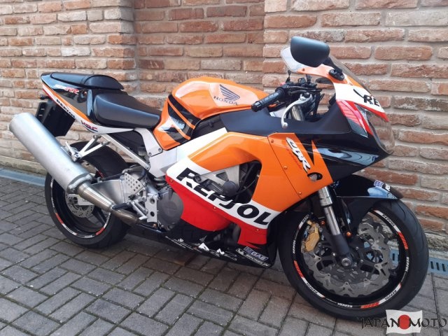 Motocykel Honda CBR 900 RR