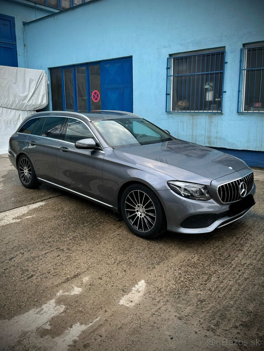 Mercedes Benz E kombi 220d A/T 2017