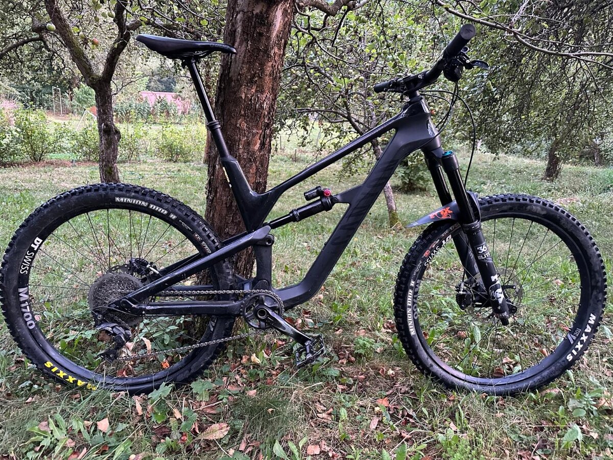 Canyon Spectral CF 8.0 veľkosť L 27,5"