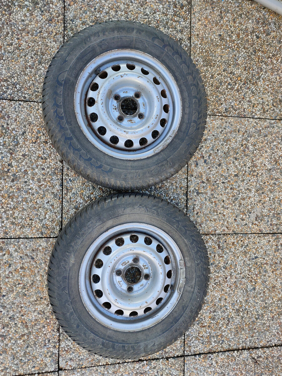 Predám 2ks zimné pneu na plech. diskoch 175/70 R13