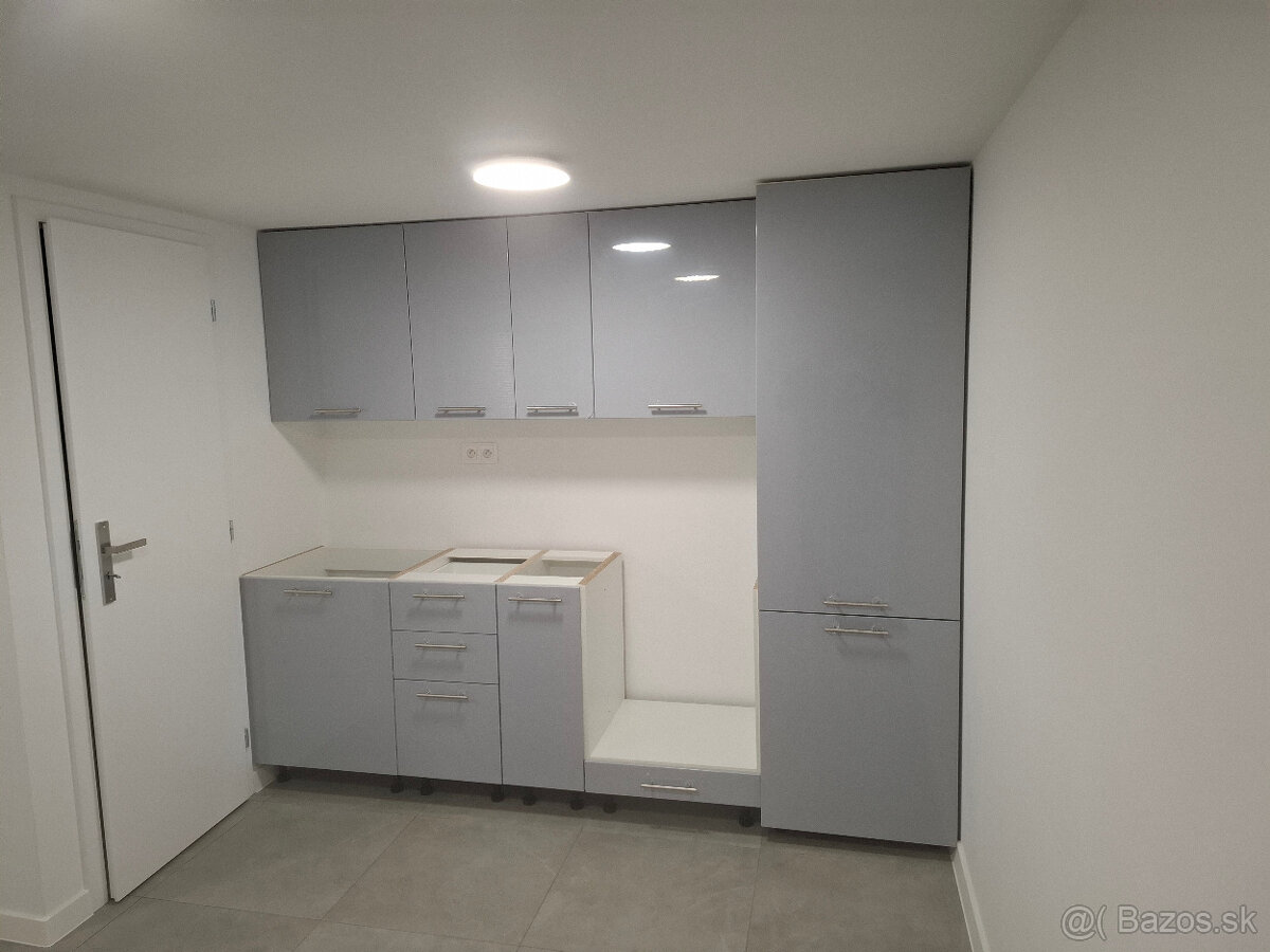 1 izb byt Zlaté piesky s pozemkom 250m2, elektrina, voda, 50