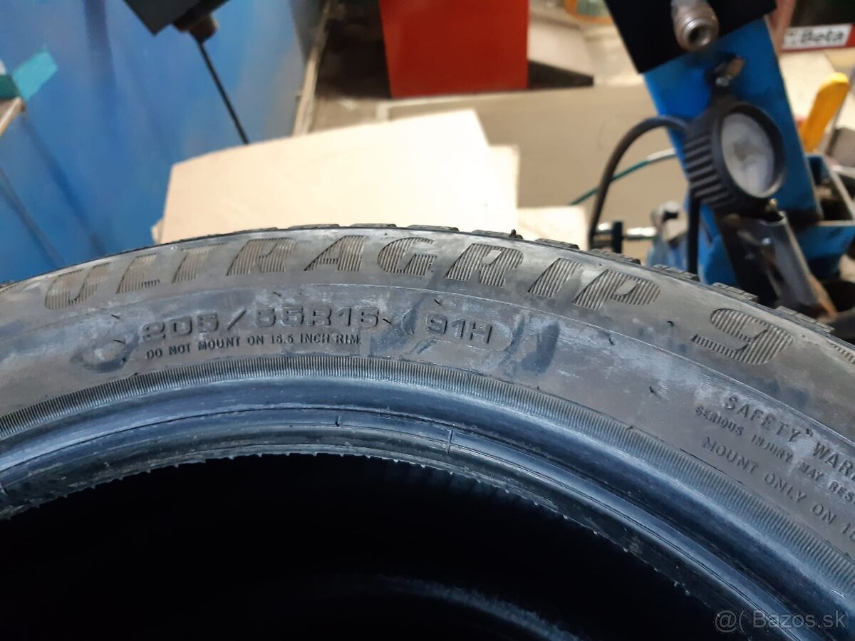 Predám 205/55R16 Goodyear ZIMNÉ