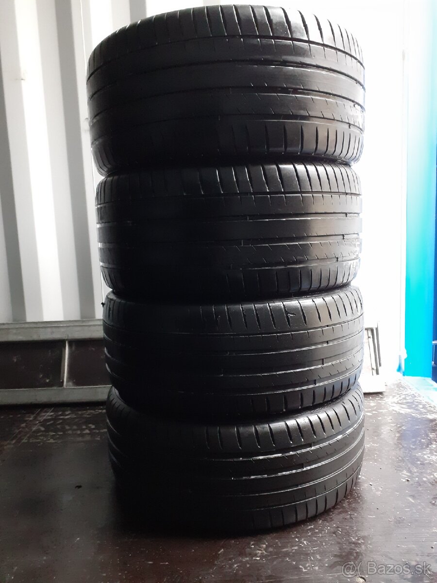 Michelin Pilot Sport 275/35R19 & 245/40R19