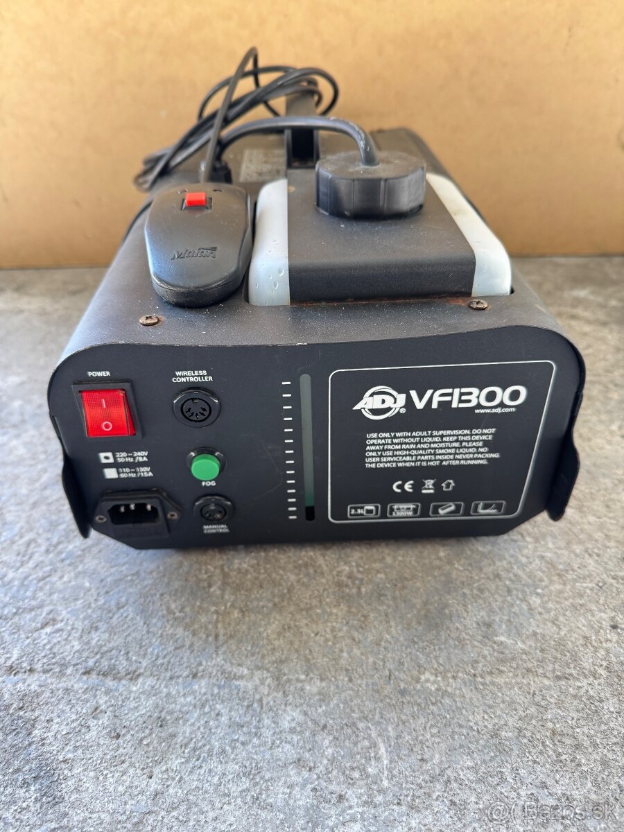 ADJ VF1300 dymopstroj 1300W + ovladač