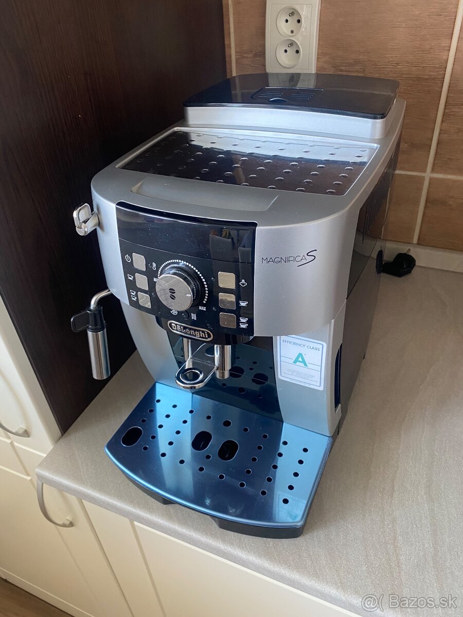 Kávovar delonghi