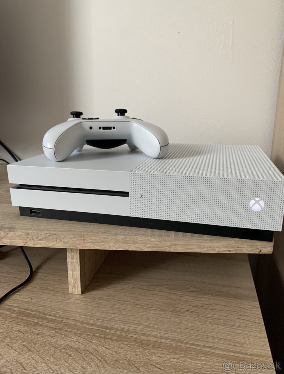 Predám Xbox One S 1TB