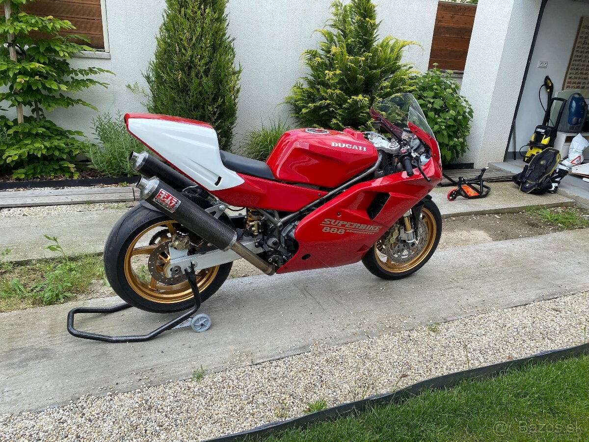 Ducati 888 replika