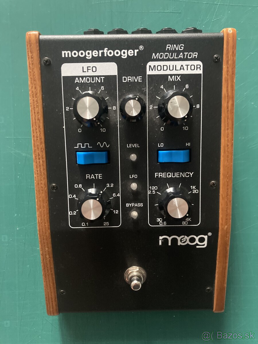 Moog Moogerfooger MF-102 Ring Modulator Synthesizer Pedal