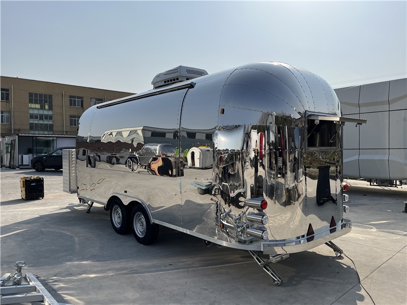 Airstream food truck gastro príves Medium