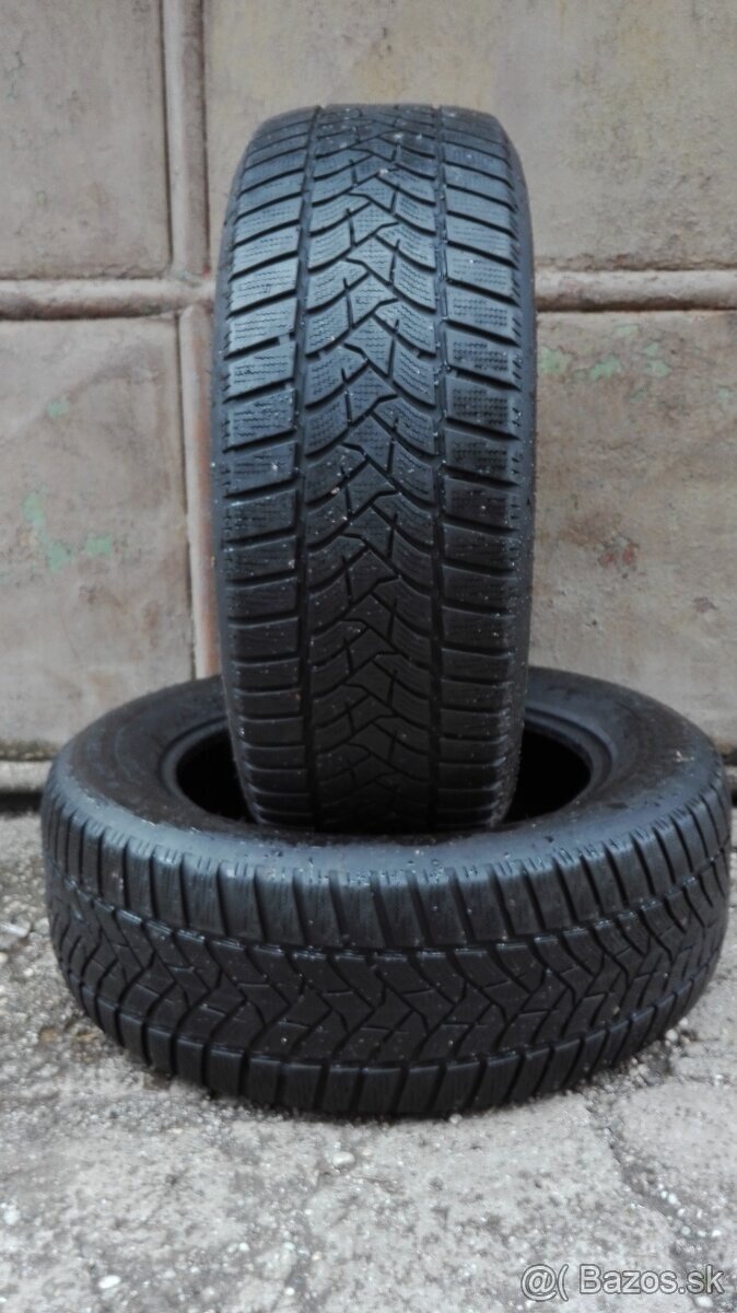 Predám 2-Zimné pneumatiky Dunlop Sport 215/60 R16