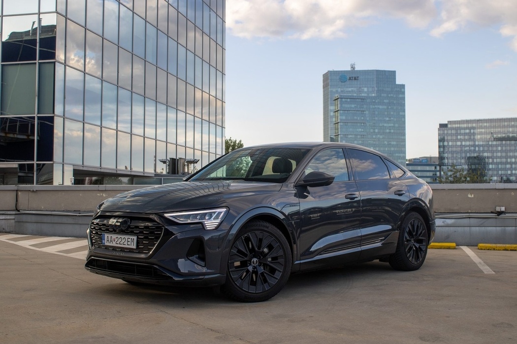 Audi Q8 e-tron Sportback 55 S line quattro