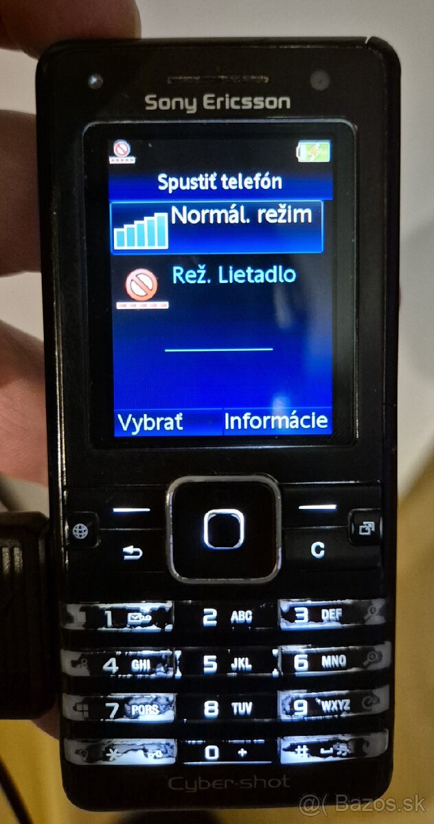 Sony Ericsson K770i, hnedý