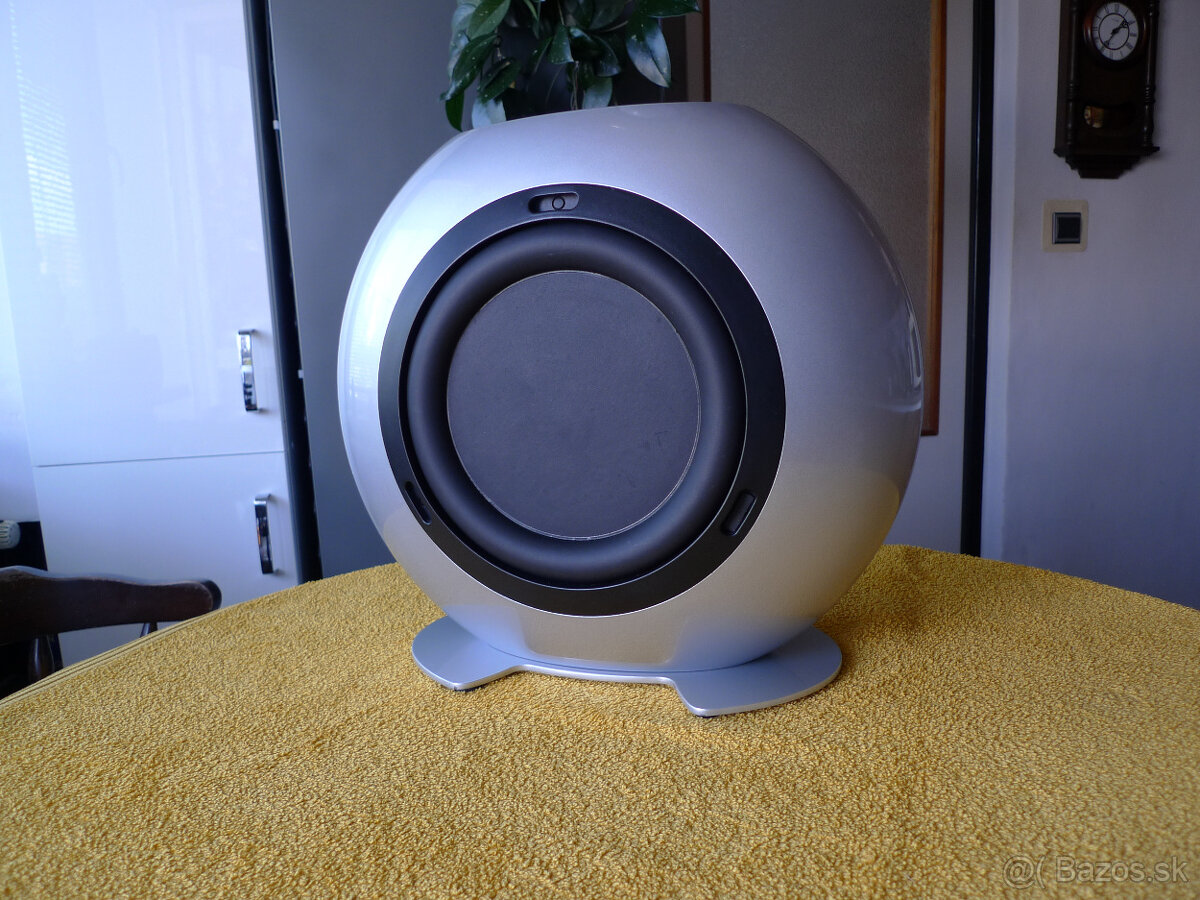 Aktívny SUBWOOFER KEF