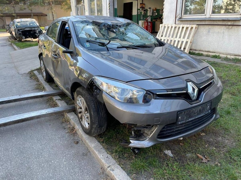 Rozpredám na diely Renault Fluence benzín diesel