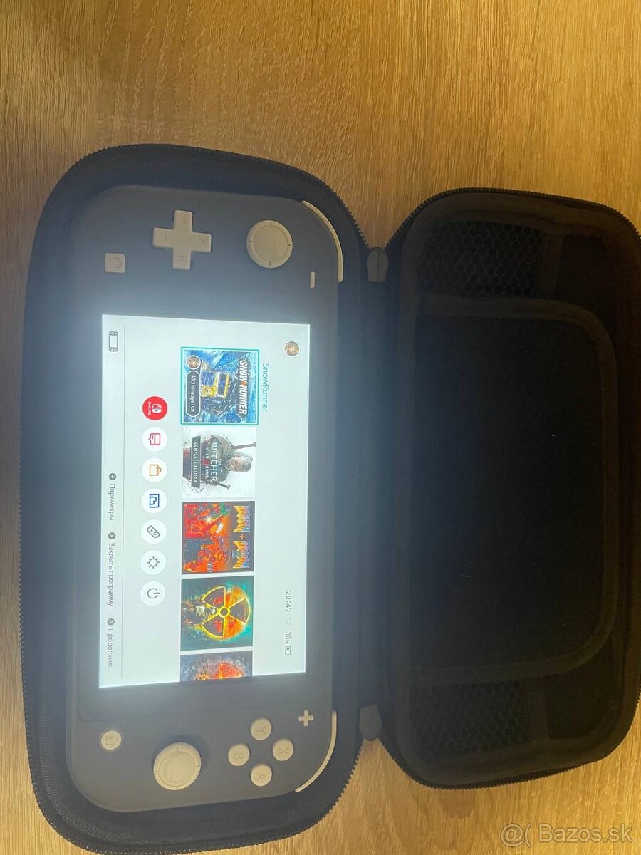 Predám Nintendo Switch Lite + možnosť bezplatného sťahovania