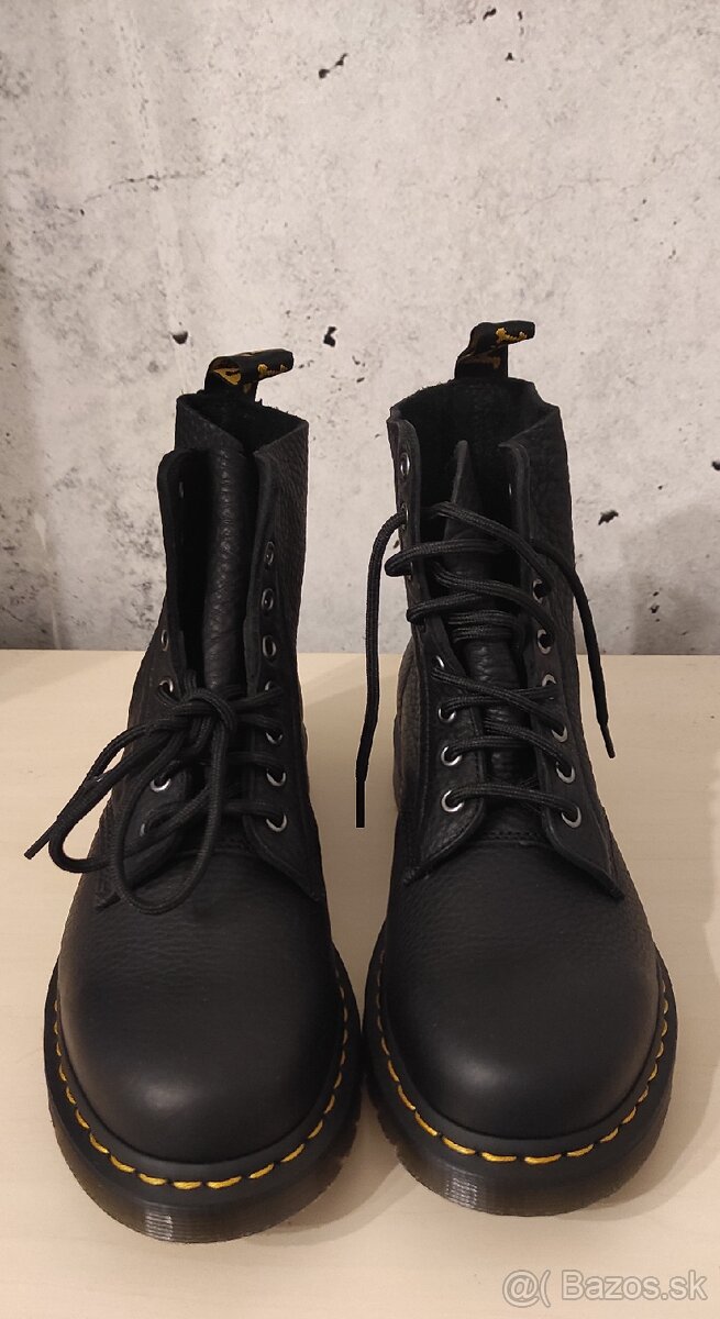 Dr. Martens 1460 Pascal