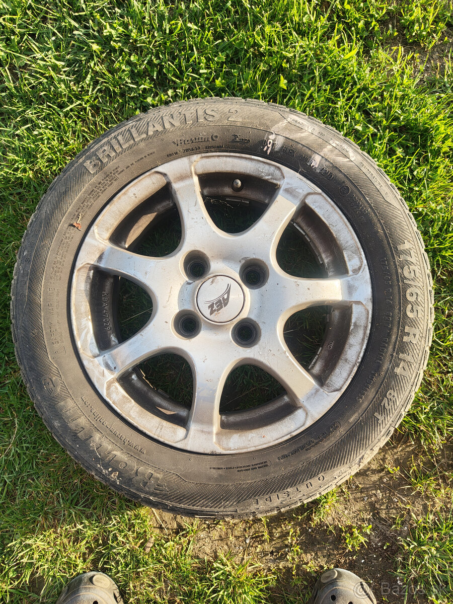 Peugeot 206 175/65 R14 82T