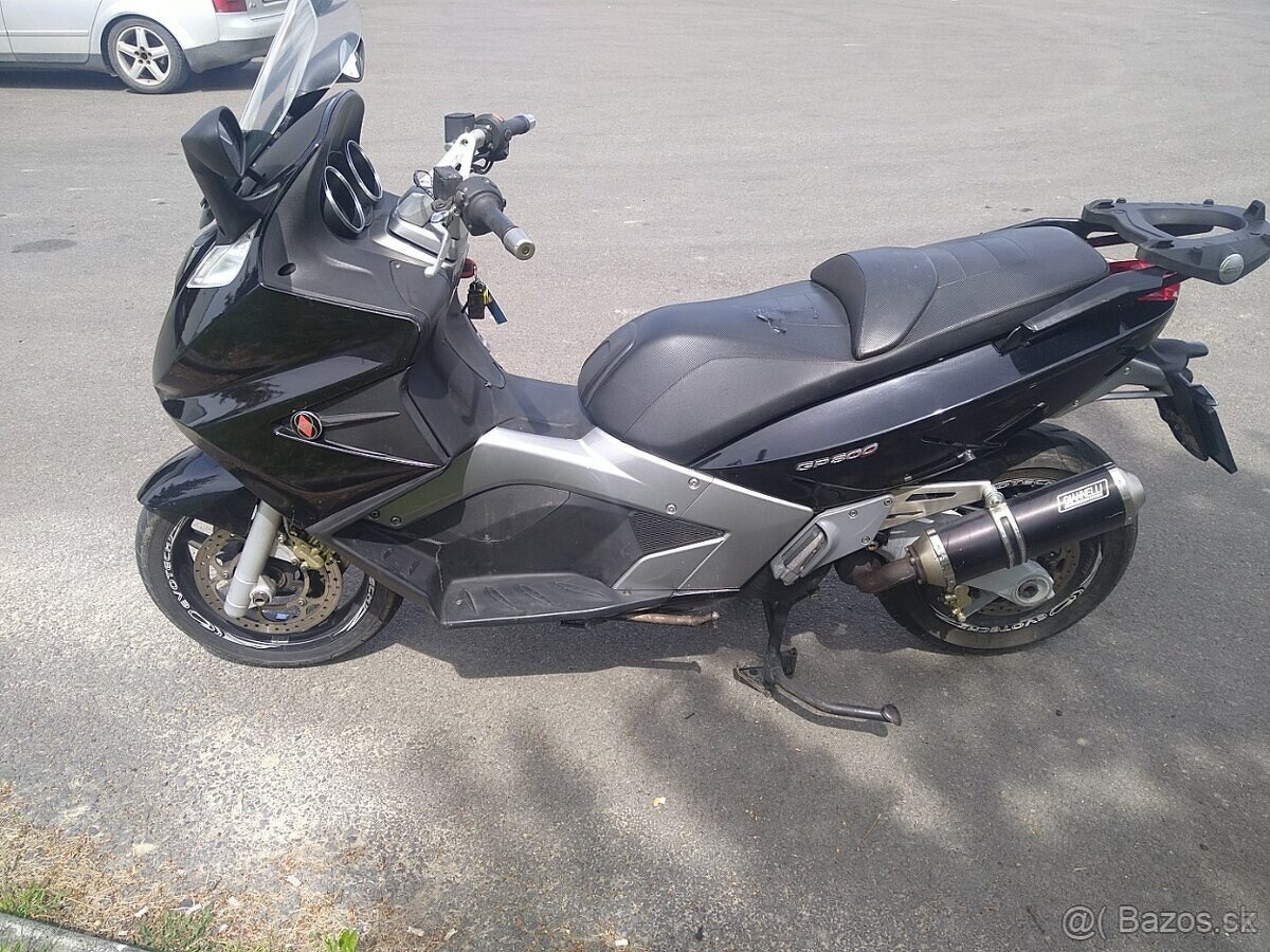 Rozpredám Gilera GP 800 GP800