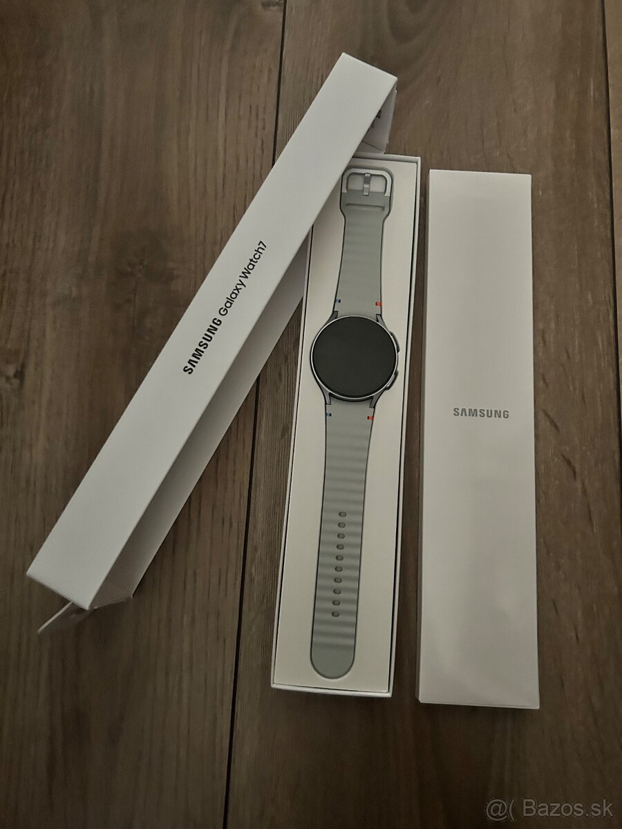 NOVÉ - Samsung Galaxy Watch 7 LTE 44mm Silver