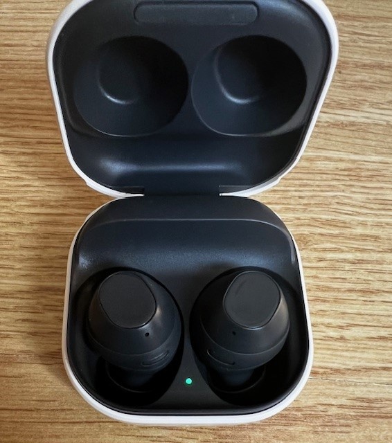 Samsung Galaxy Buds FE + nahradne stuple /SUPER CENA/