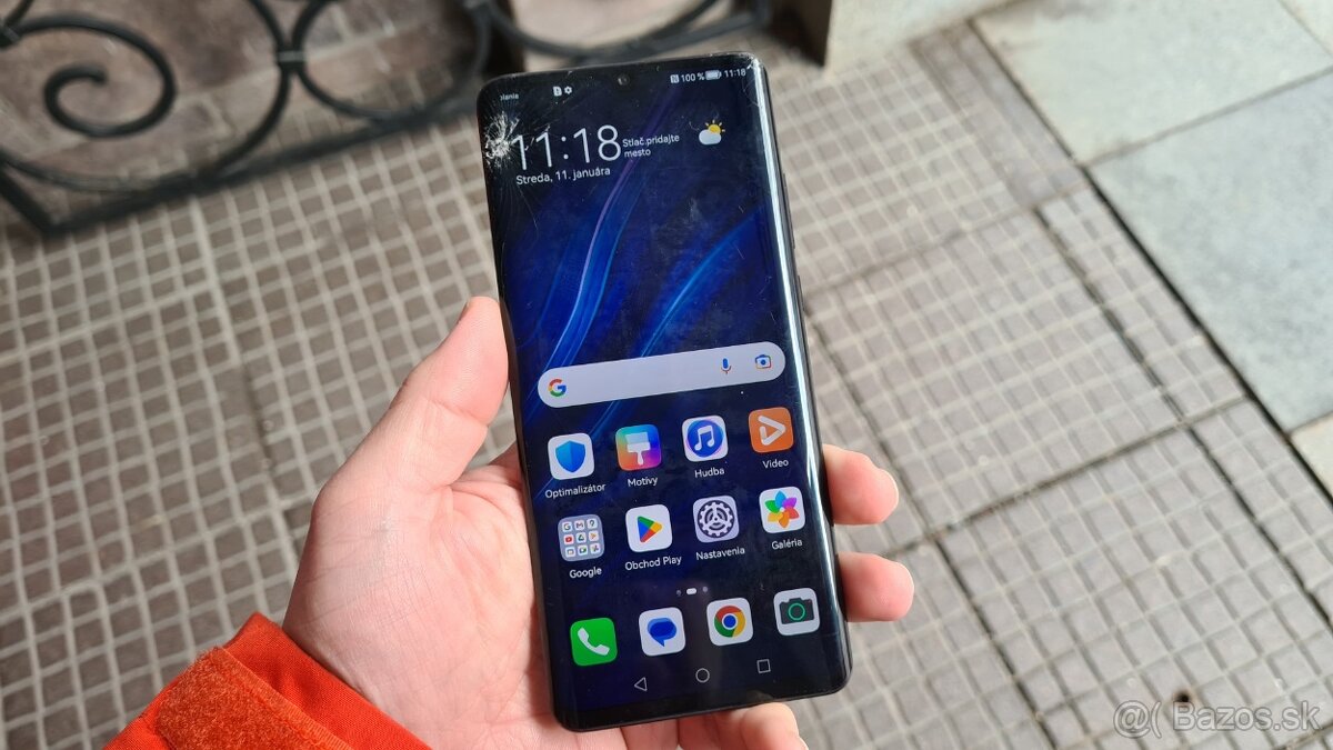 Poškodený Huawei P30 Pro - plne funkčný