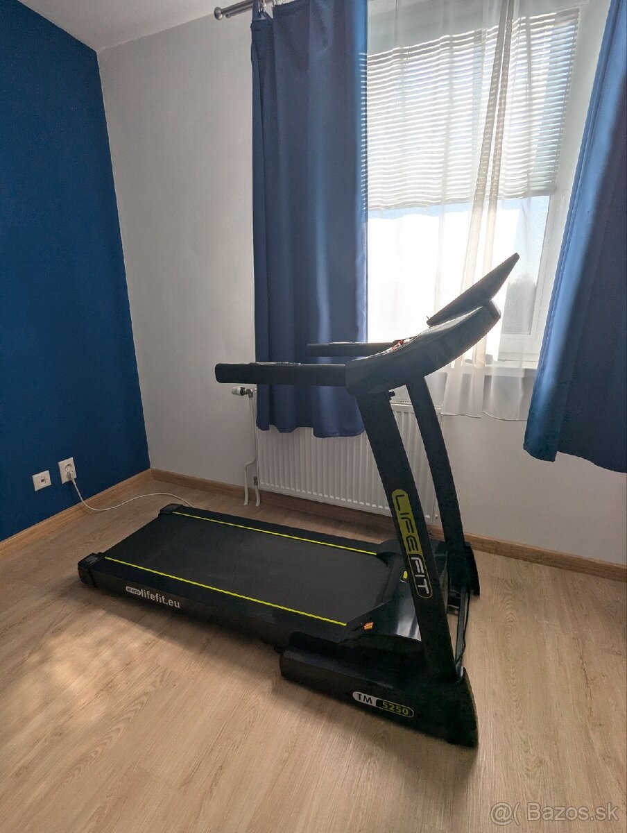 Bežiaci pás Lifefit TM5250