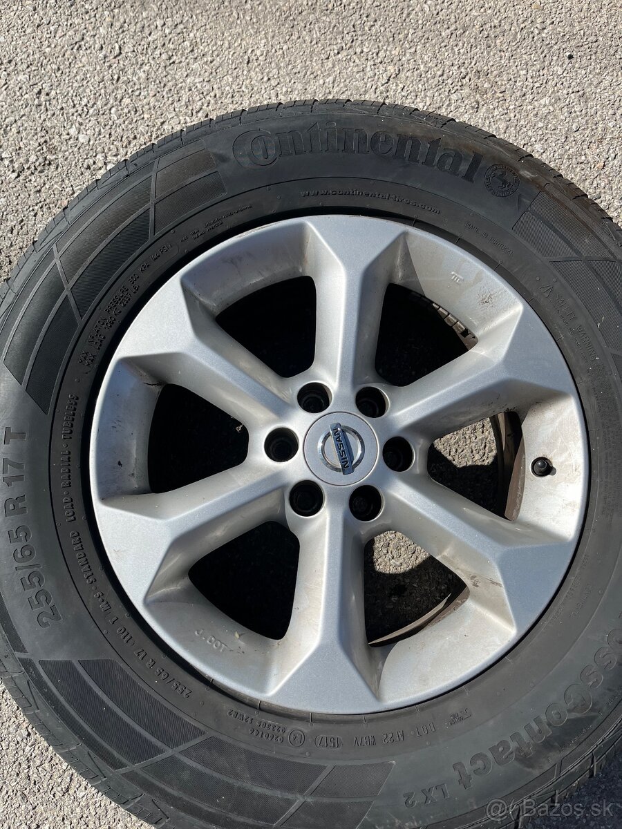 255/65 R17 110T letné  pneumatiky Continental disky Nissan