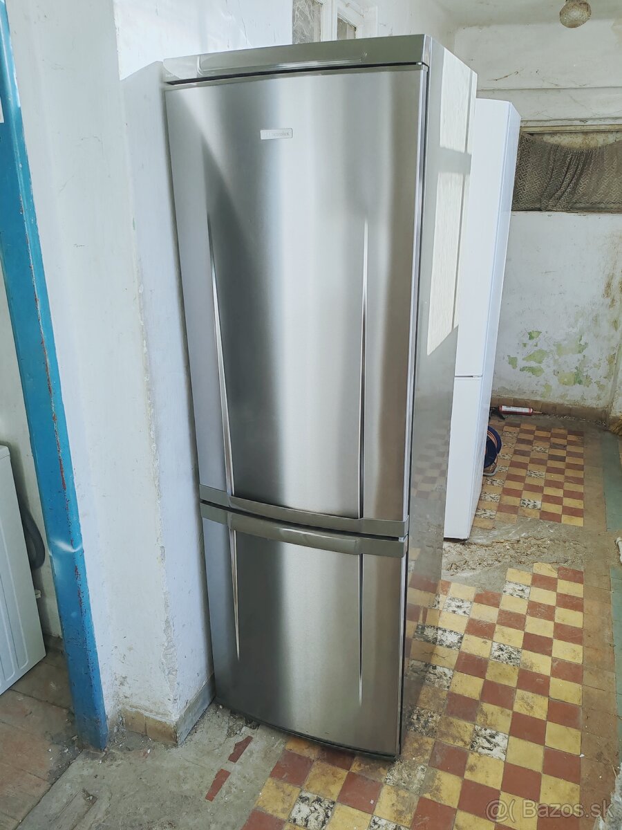 Predám chladničku Electrolux 185cm