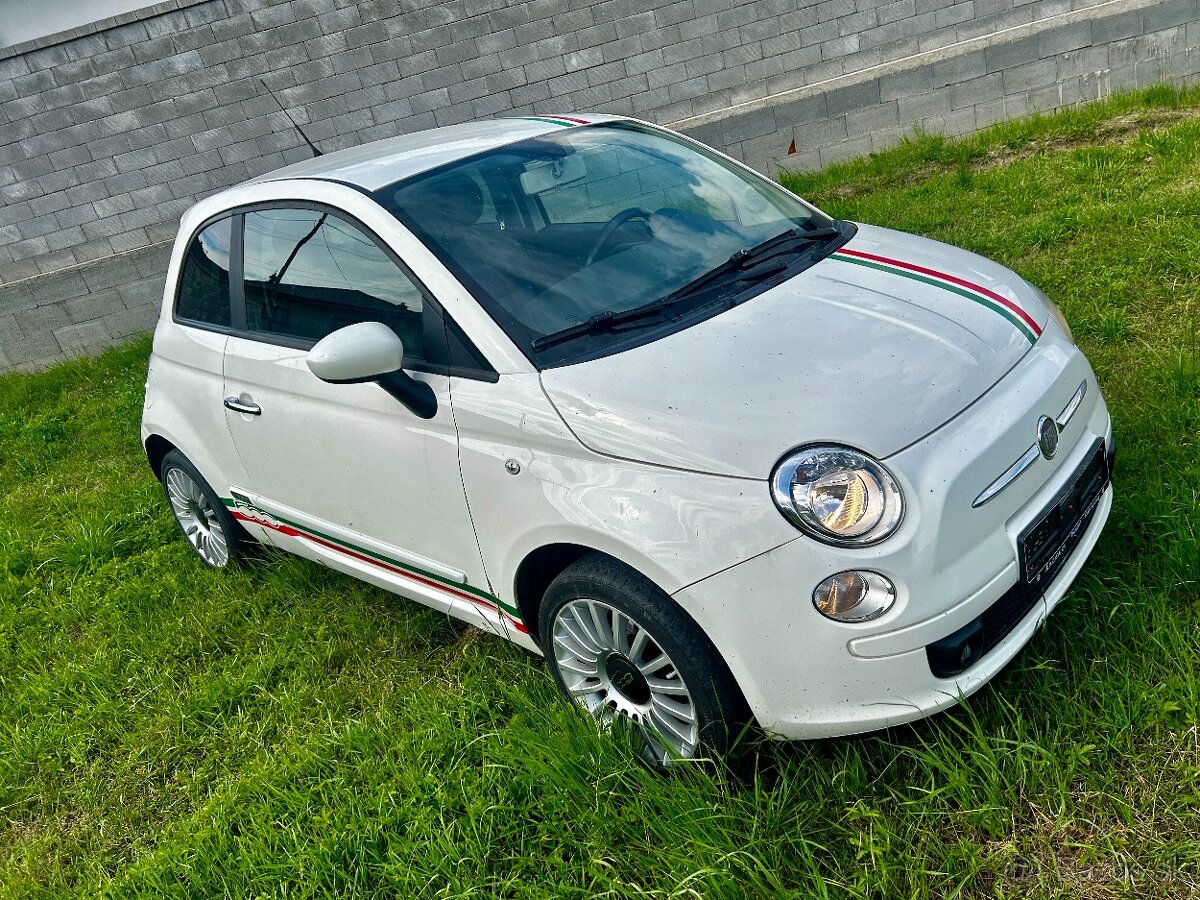 Fiat 500 Italia 1.2 51kw benzin 128tis rezervovane
